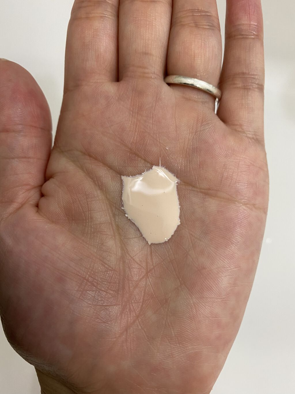 皮脂テカリ防止下地/CEZANNE/化粧下地を使ったクチコミ（2枚目）