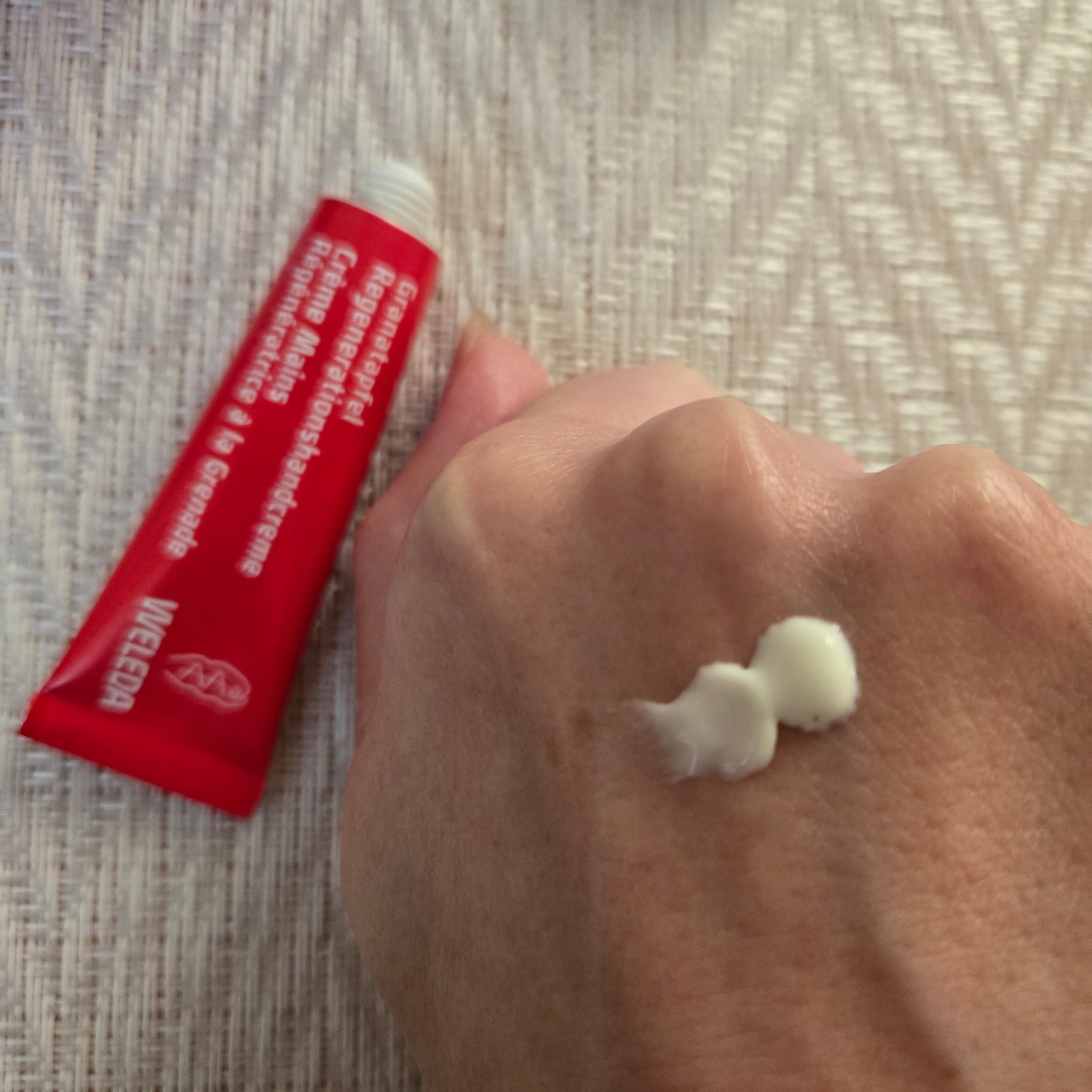 ざくろ ハンドクリーム/WELEDA/ハンドクリームを使ったクチコミ（3枚目）