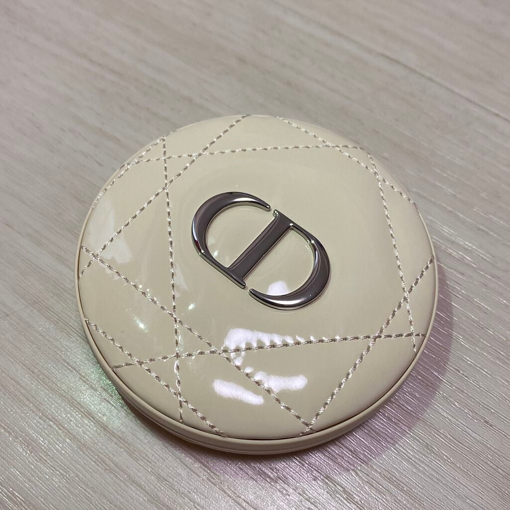 ディオールスキン フォーエヴァー クチュール ルミナイザー/Dior/プレストパウダーを使ったクチコミ(2枚目)