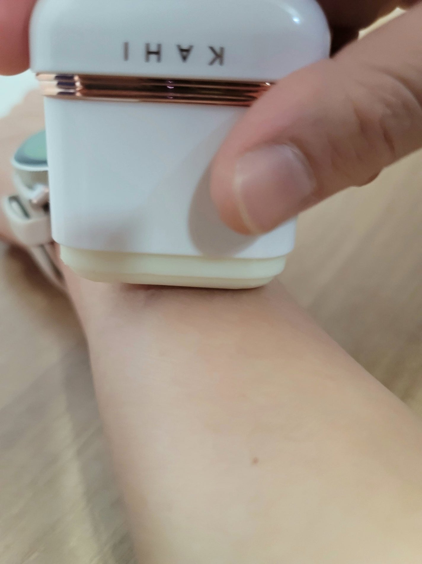 エアリーフィットサンスティック/KAHI/日焼け止めスティックを使ったクチコミ(4枚目)