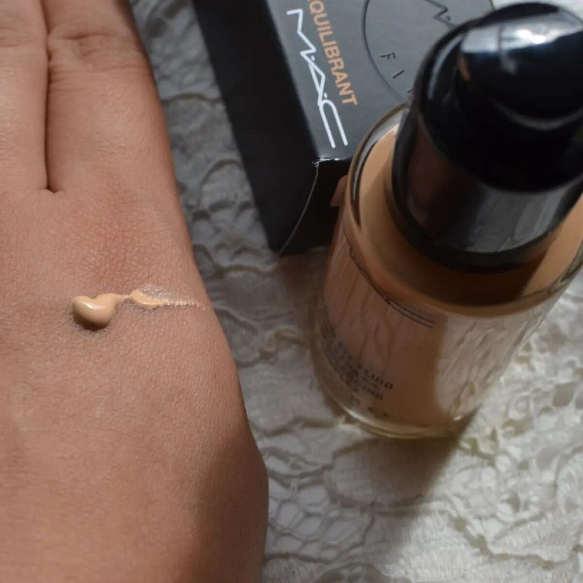 スタジオフィックス フルイッド SPF 15/M・A・C/リキッドファンデーションを使ったクチコミ（3枚目）