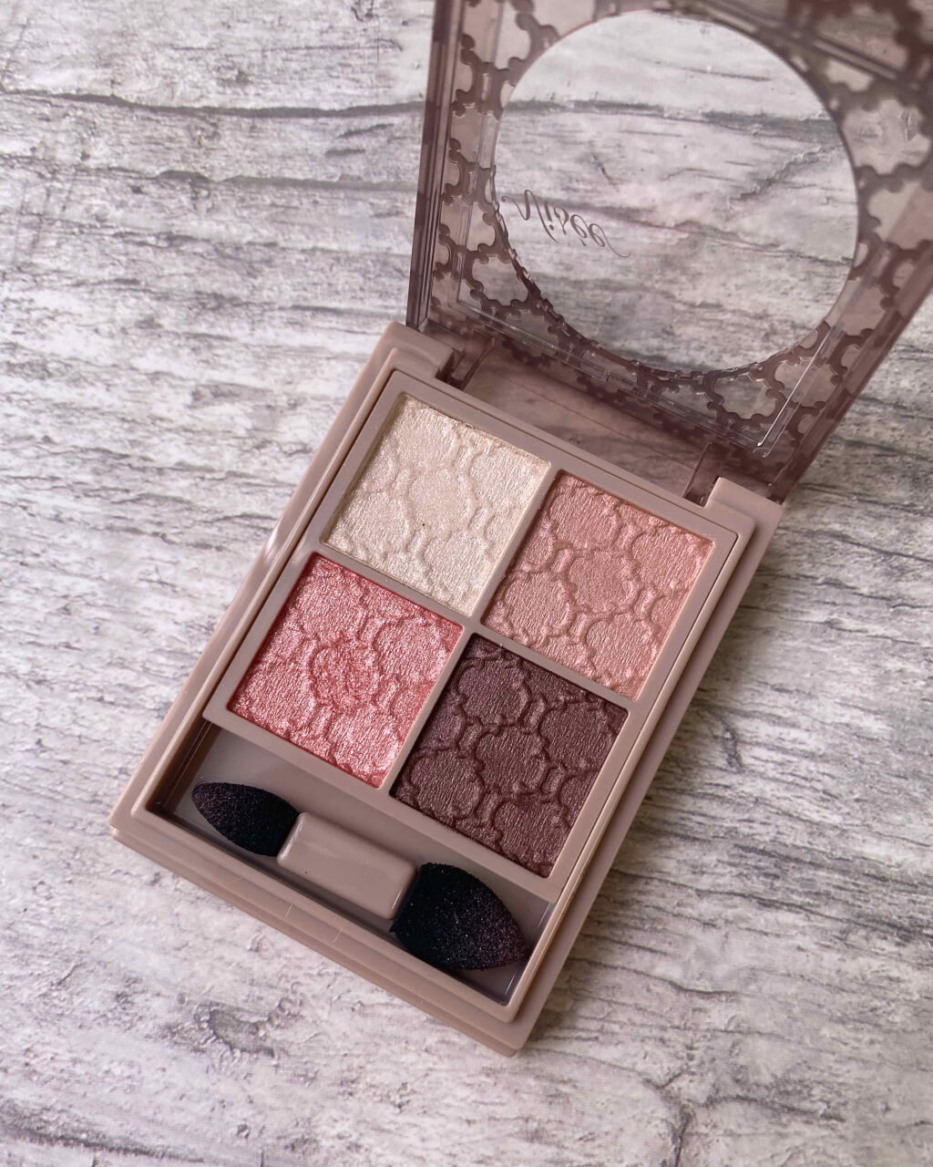 グロッシーリッチ アイズ N/Visée/アイシャドウパレットを使ったクチコミ（2枚目）