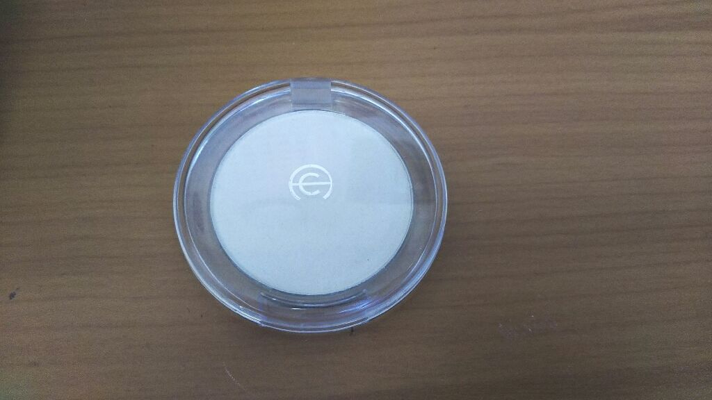 ACハイライトパウダー/DAISO/パウダーハイライトを使ったクチコミ（1枚目）