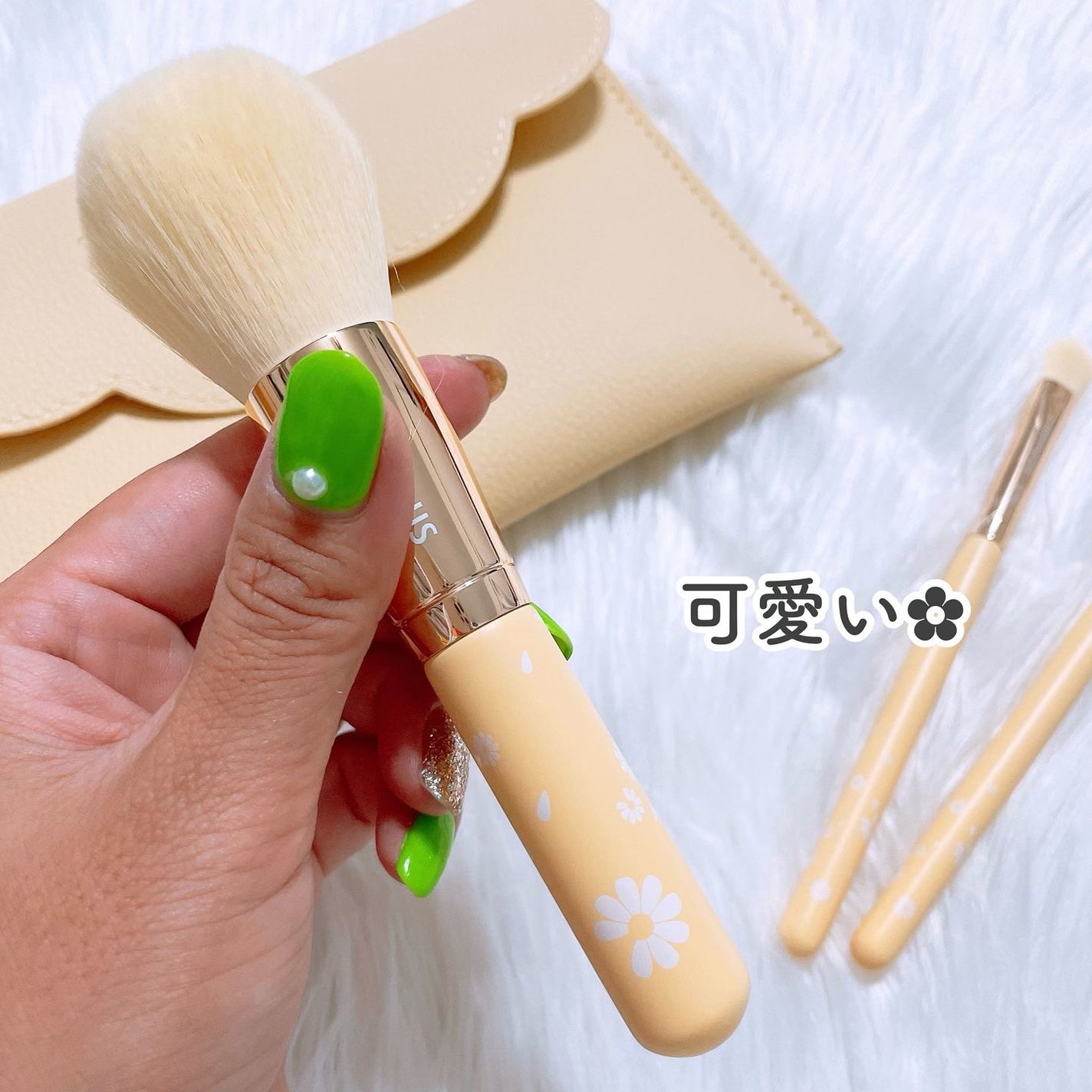 SIXPLUS ペイルイエローメイクブラシ3本セット -Daisyシリーズ/SIXPLUS/メイクブラシを使ったクチコミ(2枚目)