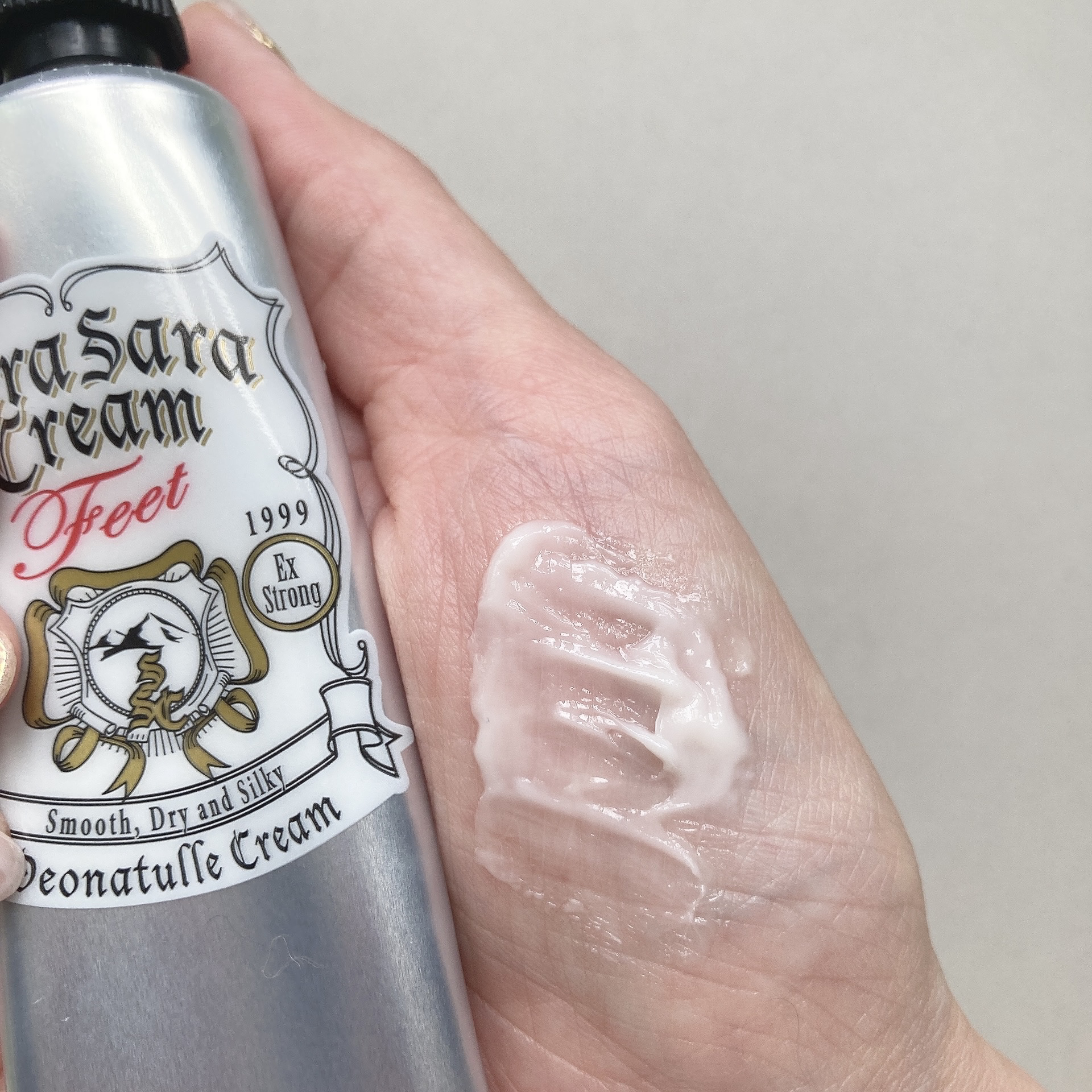 薬用さらさらデオドラントパウダー/デオナチュレ/デオドラント・制汗剤を使ったクチコミ（3枚目）