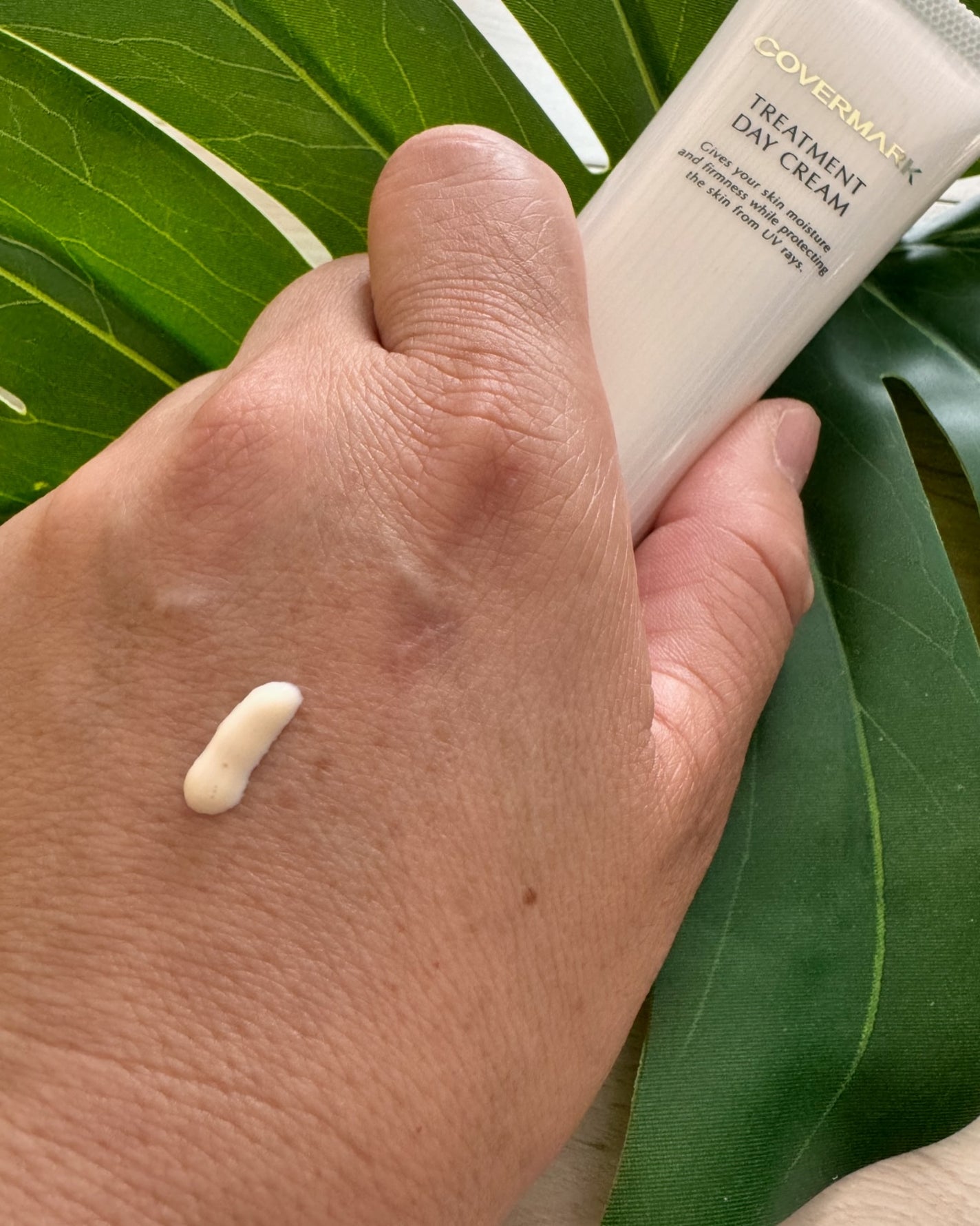 トリートメント デイ クリーム/COVERMARK/日焼け止めクリームを使ったクチコミ(2枚目)