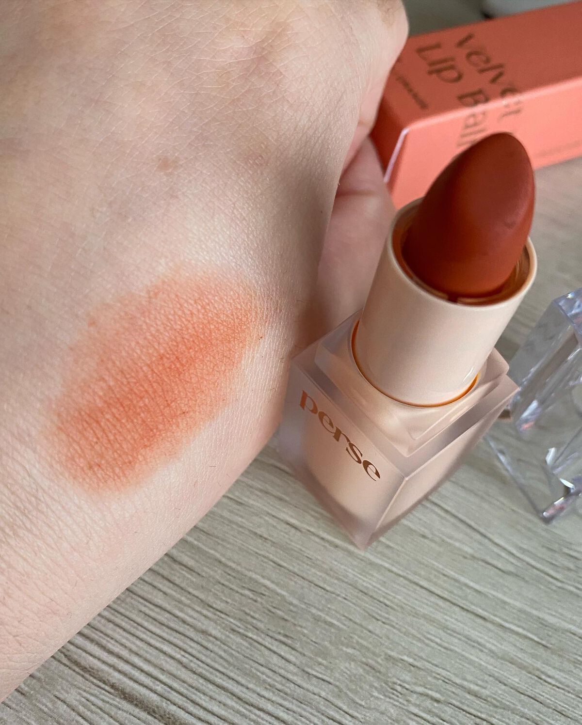 KANNIE on LIPS 「ソフトマットなのに透け感のある発色✨プランピング成分が入ってい..」(3枚目)