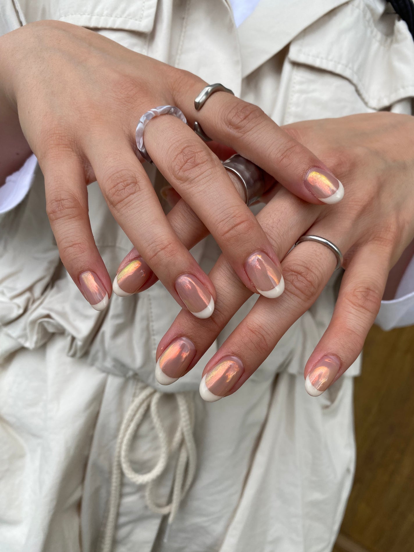 𝖓𝖆𝖎𝖑𝖎𝖘𝖙 🎱: 𝖒𝖔𝖊 フォロバ100 on LIPS 「.オーロラネイル♡.#クリアネイル#トレンドネイル#ニュアンス..」(1枚目)