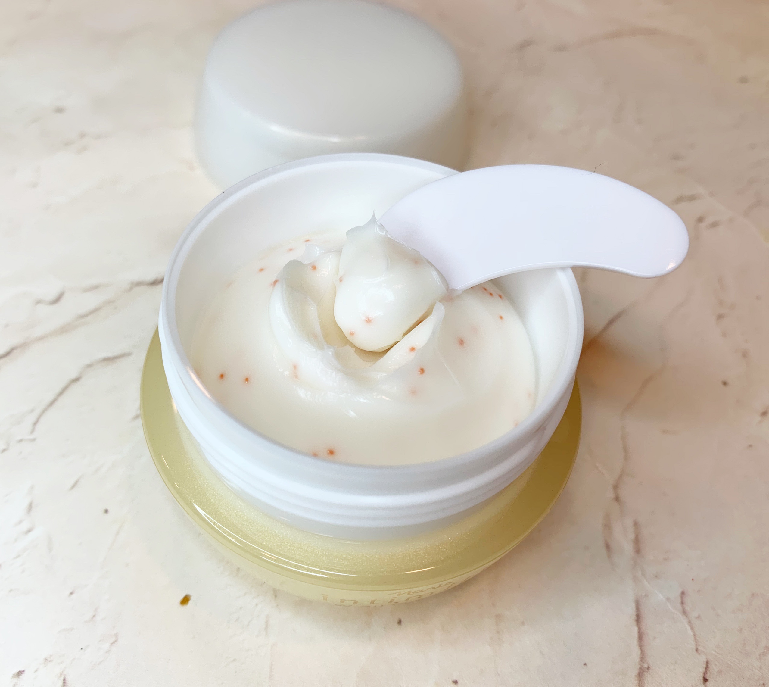 アンティミリ Wオイルイン クリーム/ナリス化粧品/フェイスクリームを使ったクチコミ（2枚目）