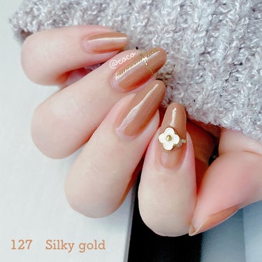 ナチュラルネイルカラーN 127 Silky gold/デュカート/マニキュアを使ったクチコミ（3枚目）