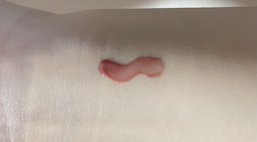 ジューシーラスティングティント/rom&nd/リップティントを使ったクチコミ（2枚目）