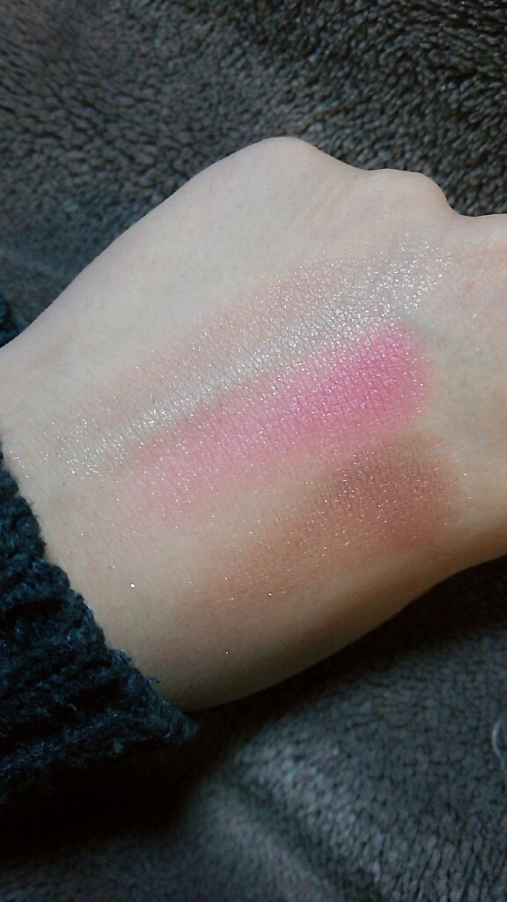 シャドーカスタマイズ/MAJOLICA MAJORCA/単色アイシャドウを使ったクチコミ(3枚目)