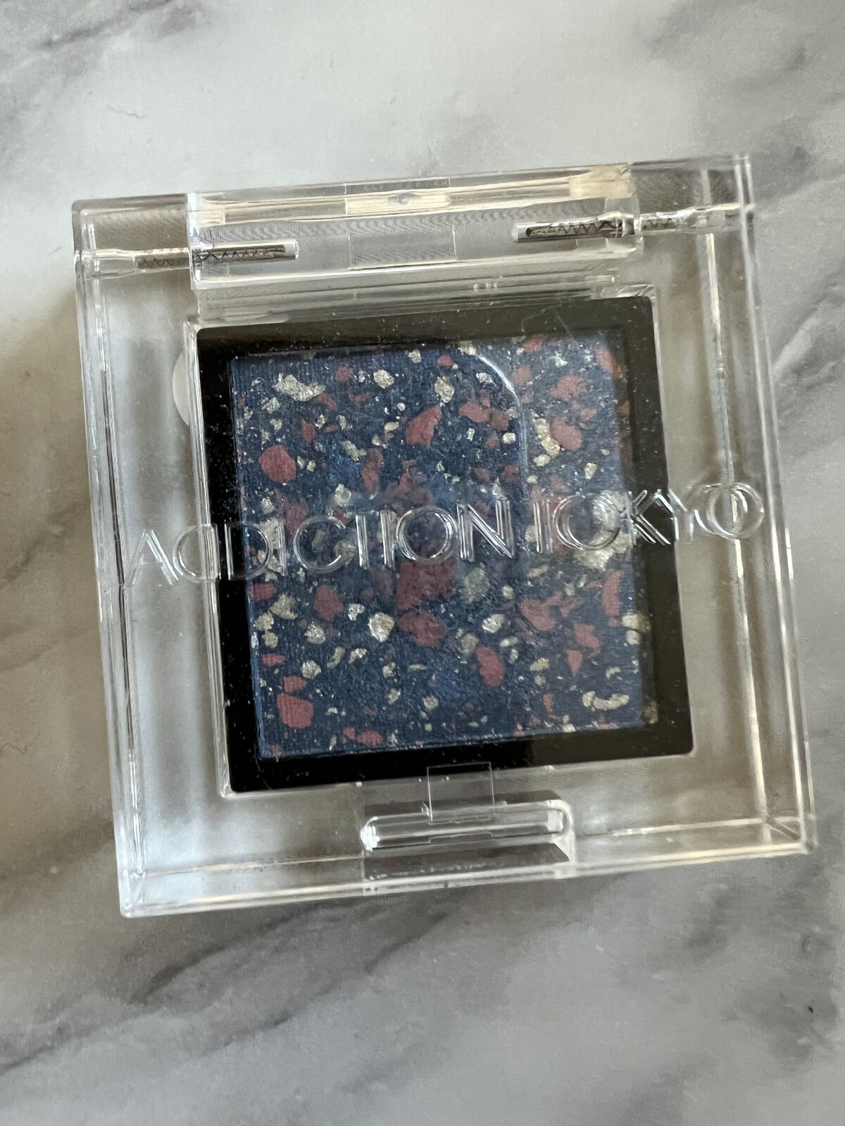 ザ アイシャドウ アンポリッシュ ジェム 105 London Blue Topaz/ADDICTION/単色アイシャドウを使ったクチコミ（3枚目）