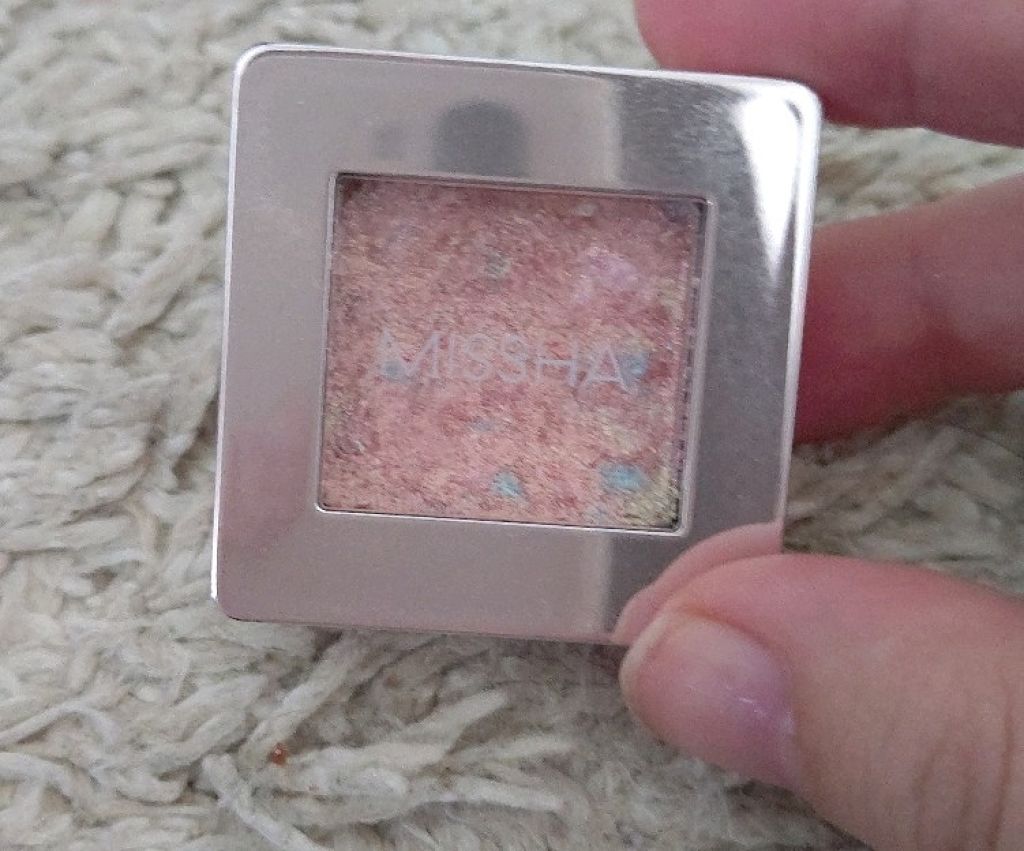 プリズム パウダーアイカラー/リンメル ロンドン/単色アイシャドウを使ったクチコミ(2枚目)