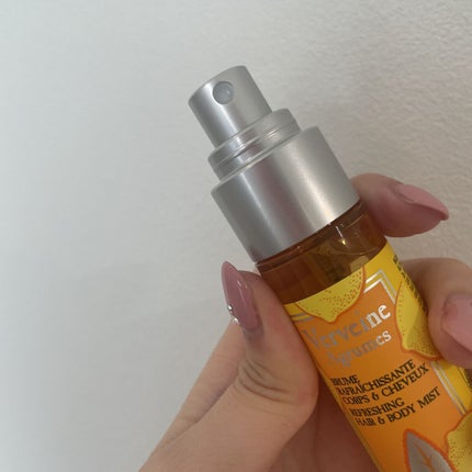L'OCCITANE シトラスヴァーベナ ボディ&ヘアミストのクチコミ「大好きなヴァーベナのシリーズから、なんとシトラスヴァーベナが出ました!!!
柑橘系の匂いです.....」(2枚目)