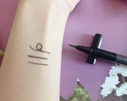 コンシャスライナーカラー/KATE/リキッドアイライナーを使ったクチコミ(2枚目)