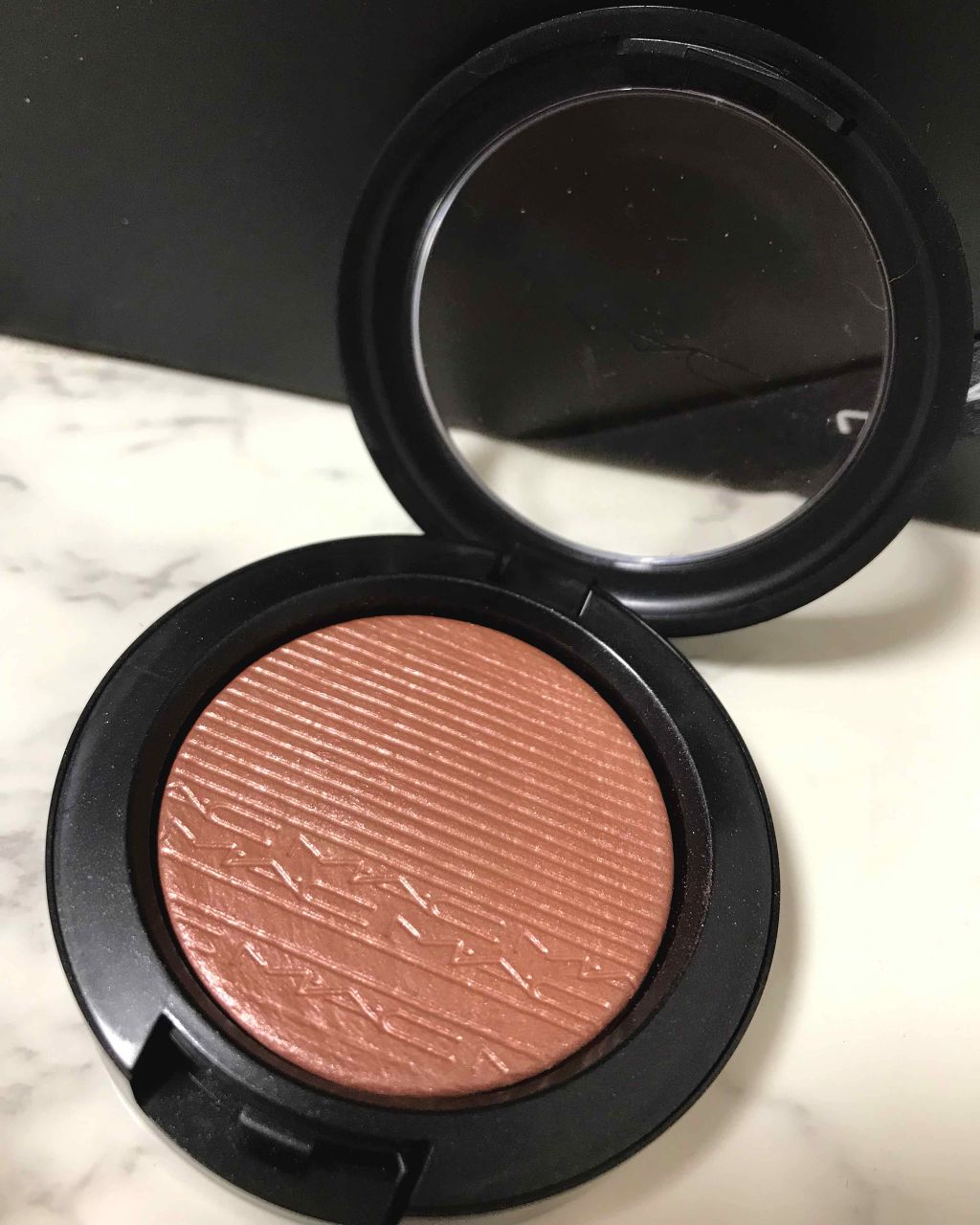 エクストラ ディメンション ブラッシュ/M・A・C/パウダーチークを使ったクチコミ(2枚目)