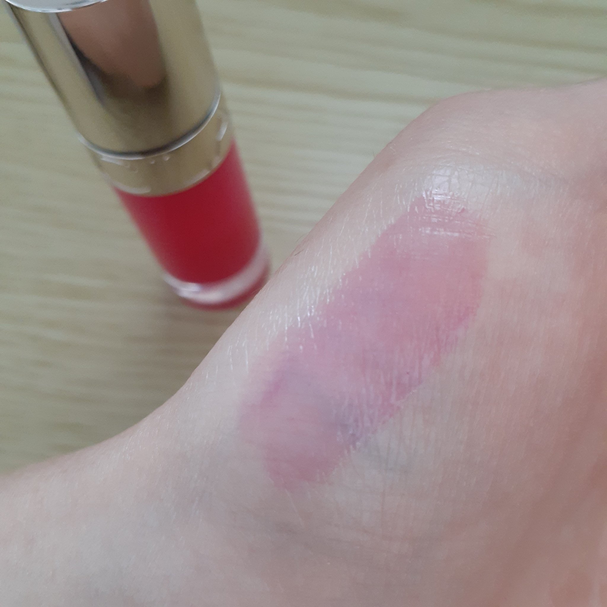 リップコンフォートオイル 23 パッション ピンク/CLARINS/リップグロスを使ったクチコミ（3枚目）