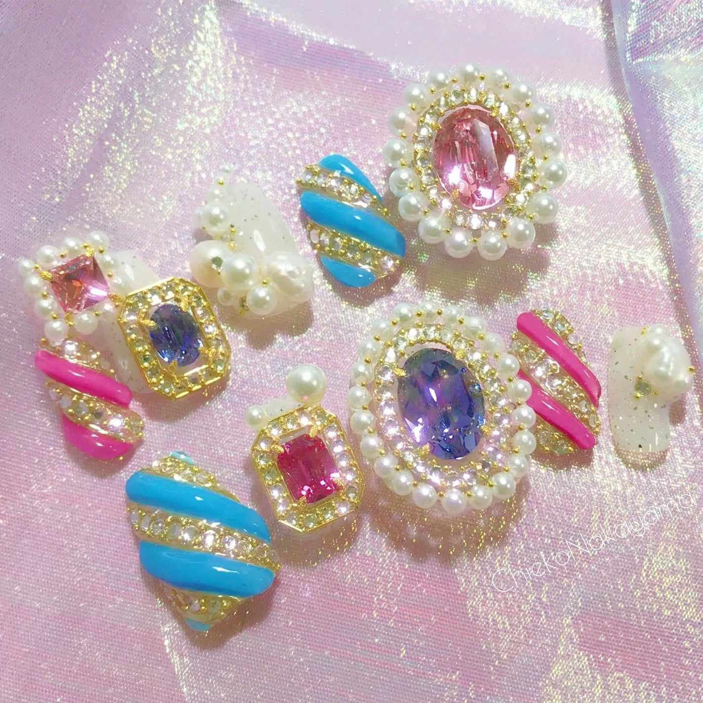 なかやまちえこ on LIPS 「Richnail💎⠀⠀ぎらっぎらが可愛い。⠀#nail#nai..」(1枚目)