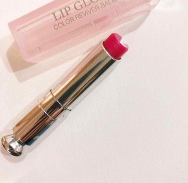 💄dior💄

アディクトリップグロウ
007 ラズベリー

ティントタイプで潤う！
スルスルしっとりぷるんです👄

匂いは甘い良い匂いで
ささっと塗れるしこちら
久しぶりに使い切リップとなり
ました。