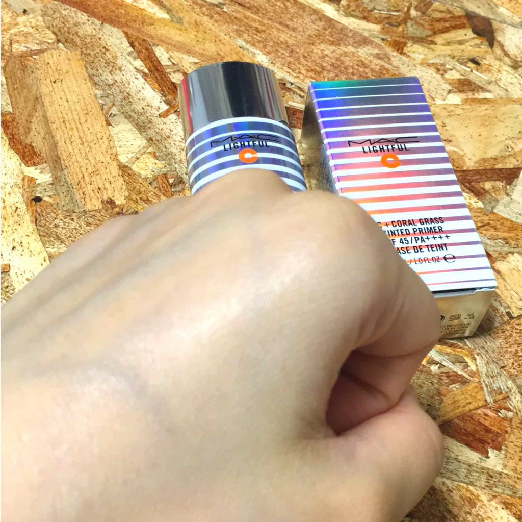 ライトフル Ｃ＋ティンティッド プライマーSPF45(PA++++)/M・A・C/化粧下地を使ったクチコミ（3枚目）