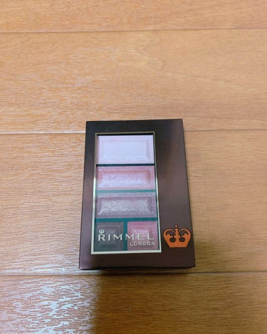 RIMMEL リンメル ショコラスウィートアイズ ブルーベリーショコラ 19
1600円＋税
見た目がもう既にかわいい
7月発売して今は定番化したにも関わらず自店では欠品が続いてる商品
ブルーベリーだけ