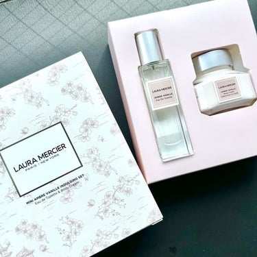 ローラ メルシエ MINI AMBER VANILLA INDULGING SETのクチコミ「大人気ローラメルシエの香りをたっぷりお得に試せちゃう！
官能的なアンバーバニラの香りの2種セッ.....」（2枚目）