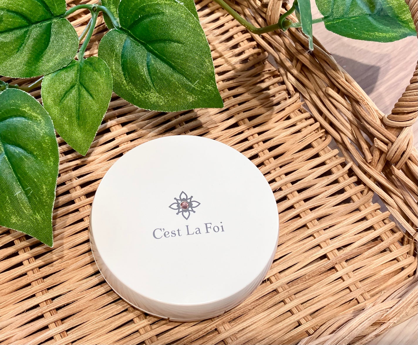 エッセンスパウダー /セラフォア/プレストパウダーを使ったクチコミ(1枚目)