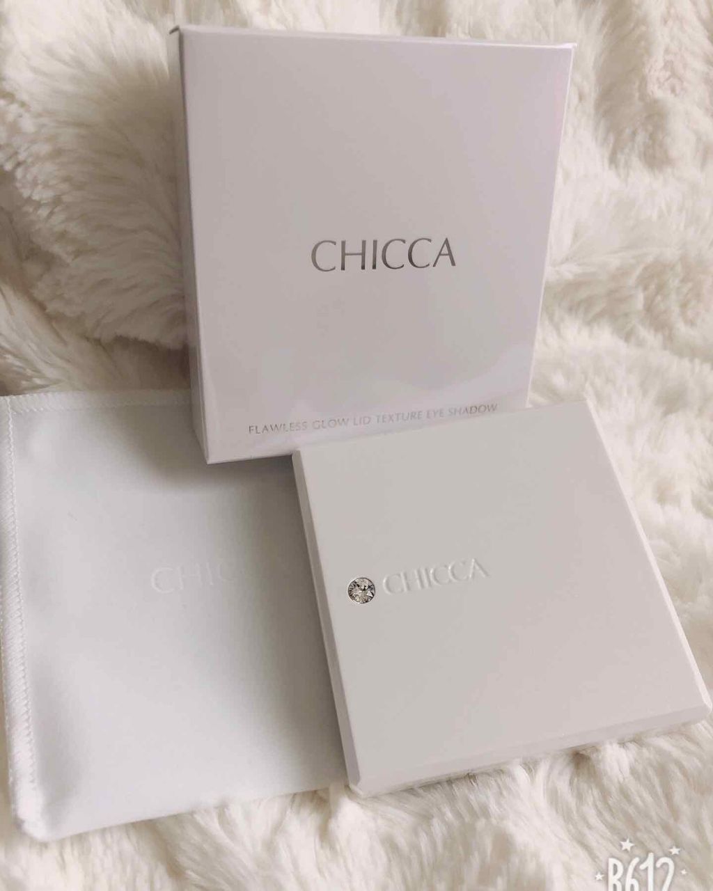 フローレスグロウ リッドテクスチャー アイシャドウ/CHICCA/アイシャドウパレットを使ったクチコミ(2枚目)