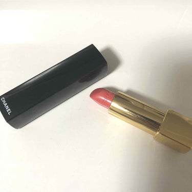 CHANEL ROUGE ALLURE 179 LUMINOUS

BAさんに春から使えるカラーが欲しいと伝えたらオススメされたので購入しました。
とてもかわいいコーラルオレンジでつけると顔が明るくみえ