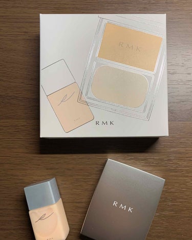 RMK トラベル ベースメイクキット I


前からずっとずっと気になっていたRMKのパウダーファンデ。
誕生日に自分のプレゼントに買おうと思ってたけれど、最近下地とセットのミニが限定で発売されたとのこ