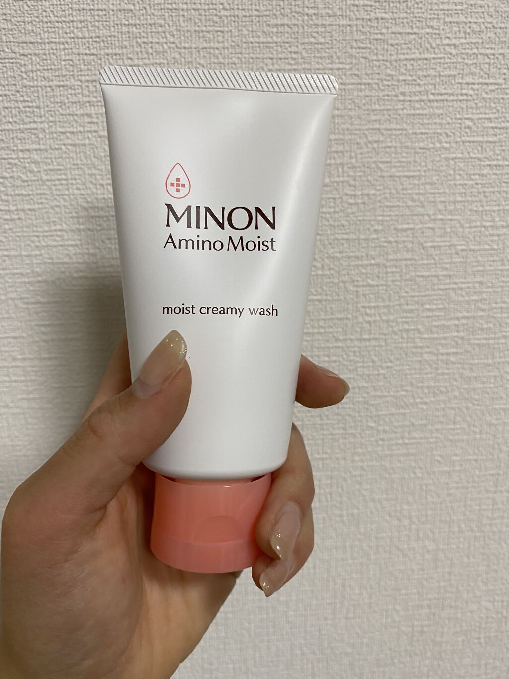 LIPS様、ミノン様ありがとうございます🧤


書いてある通り、きめ細かい泡でした！🫧

洗い流した時から『あれ？何か肌がツヤツヤする！』と感じました😶‍🌫️🫧

超乾燥肌で、乾燥肌用の物でも乾燥してしまう
その私でも洗い上がりは