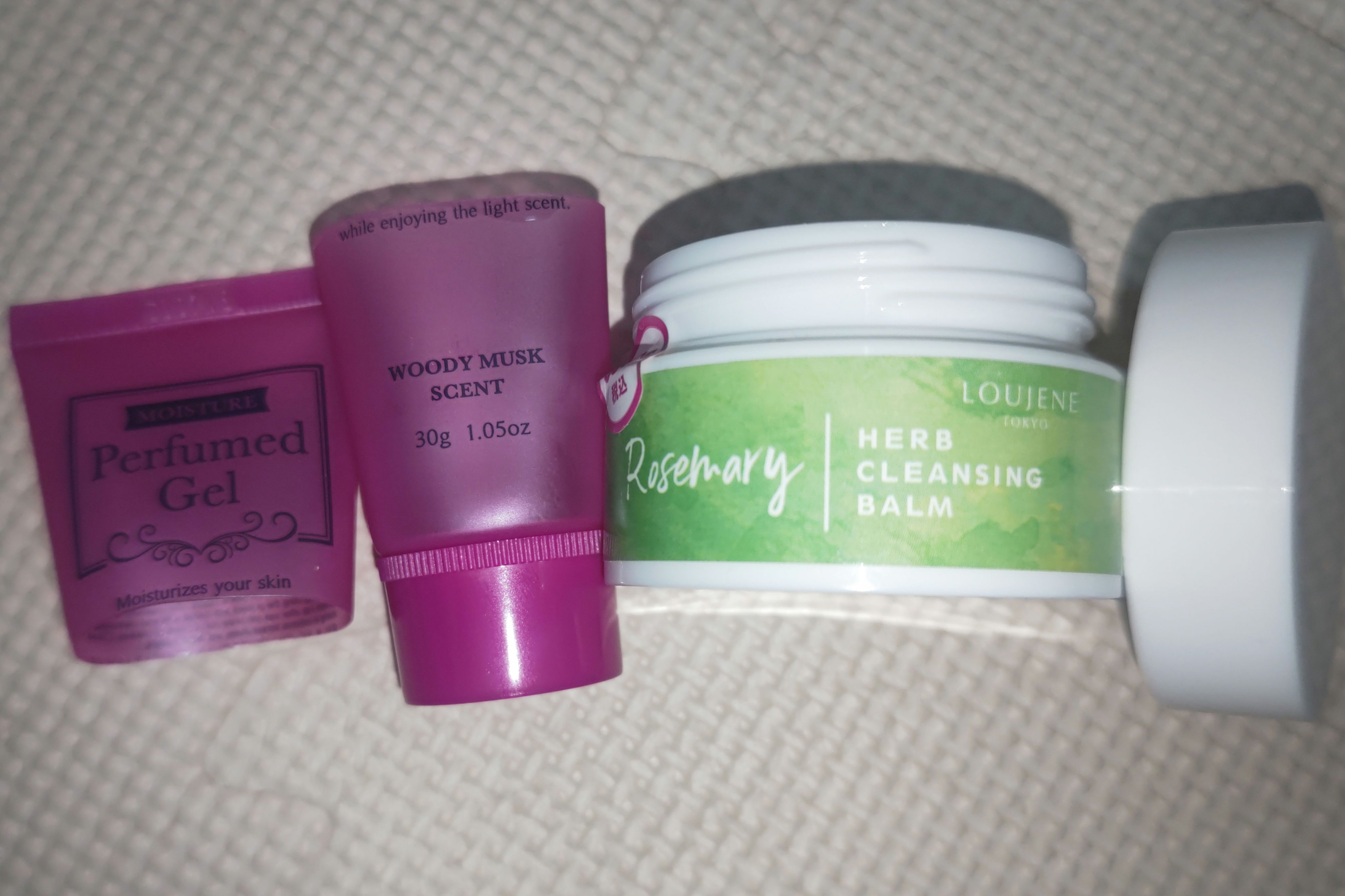 香水ジェル ウッディムスクの香り/DAISO/ハンドクリームを使ったクチコミ（2枚目）