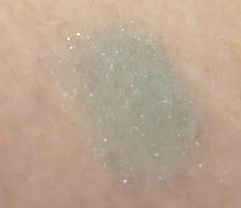 UR GLAM　SELECT EYES シャイニーグリーン/U R GLAM/単色アイシャドウを使ったクチコミ（3枚目）