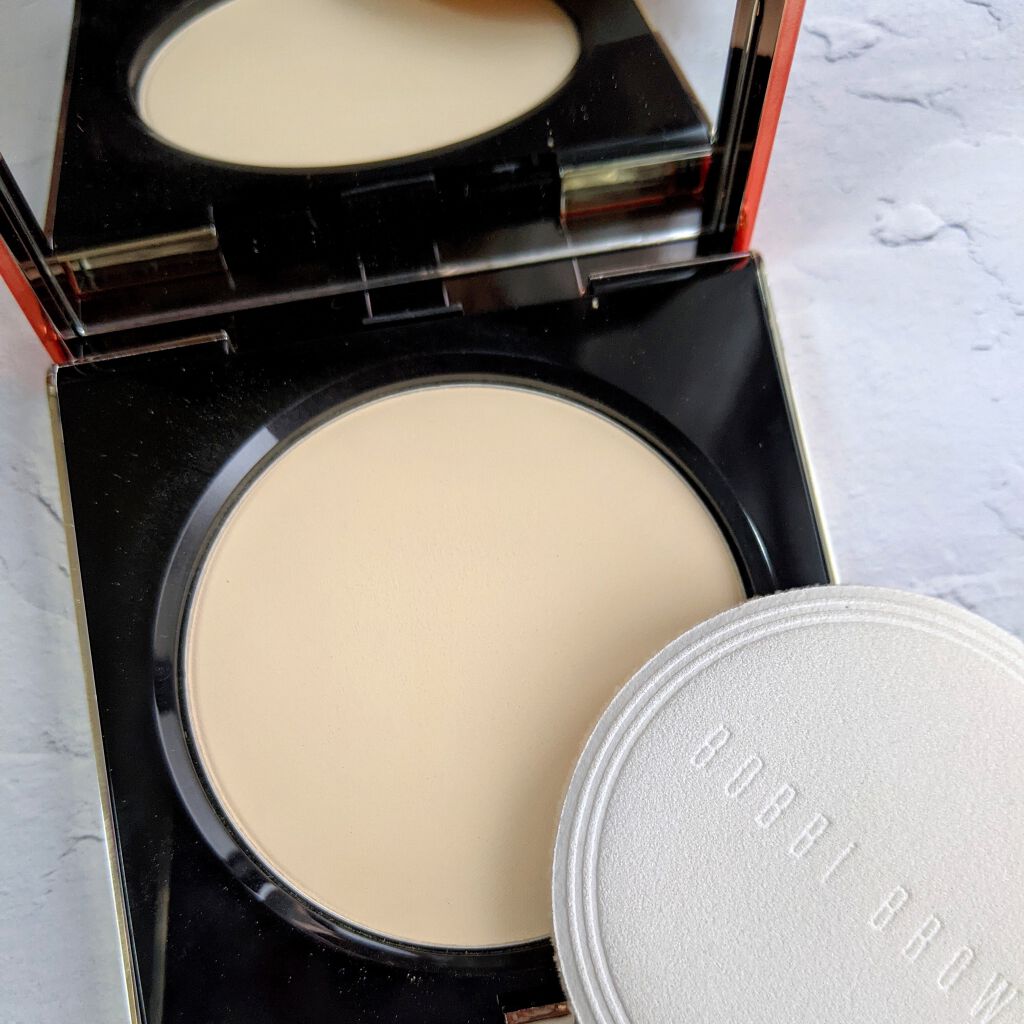 シアーフィニッシュ プレストパウダー 01 ペールイエロー/BOBBI BROWN/プレストパウダーを使ったクチコミ（3枚目）