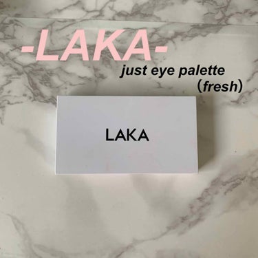 《LAKA》
LAKA just eye palette 01
¥2860（税込）
PLAZAで買いました☁️

LAKAは韓国発のジェンダーニュートラルメイクアップブランド🇰🇷
（ジェンダー＝男女の性