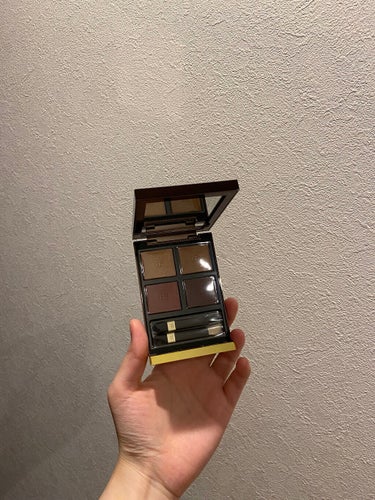 アイ カラー クォード/TOM FORD BEAUTY/パウダーアイシャドウを使ったクチコミ（2枚目）