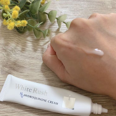 White Rush HQクリームのクチコミ「ホワイトラッシュのHQクリーム💆‍♀️💗

ハイドロキノン5%の
ピンポイントクリーム♡

シ.....」（1枚目）