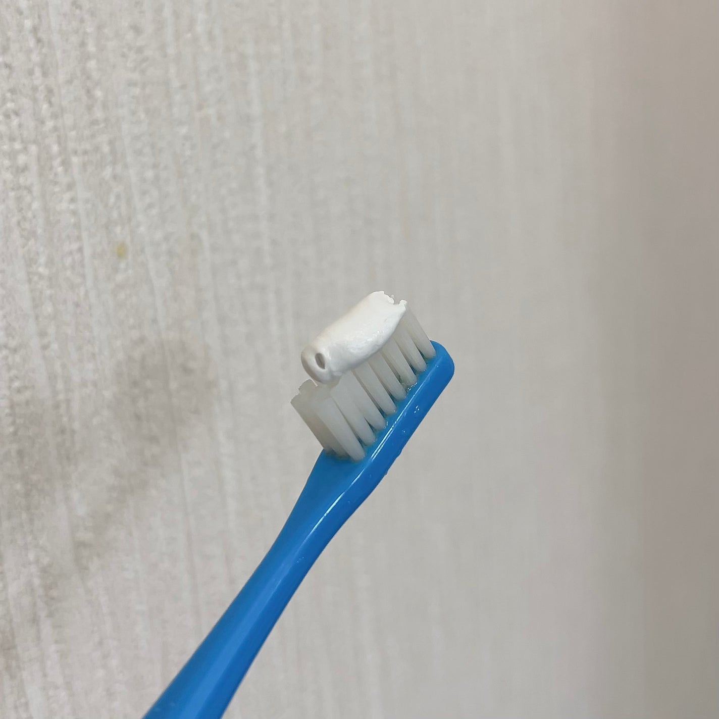 シローラ薬用クレイホワイトニング(知覚過敏ケア)/Shirora/歯磨き粉を使ったクチコミ(4枚目)