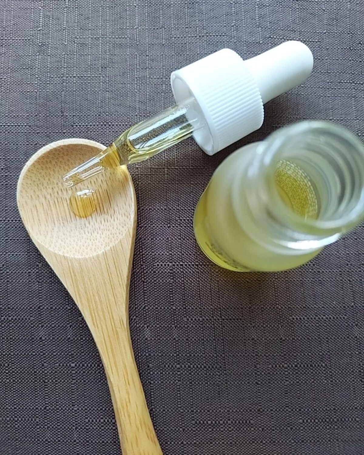 BonBonBonmamiyo on LIPS 「手に取ると、イエローのような色で自然そのものような感じがします..」(2枚目)