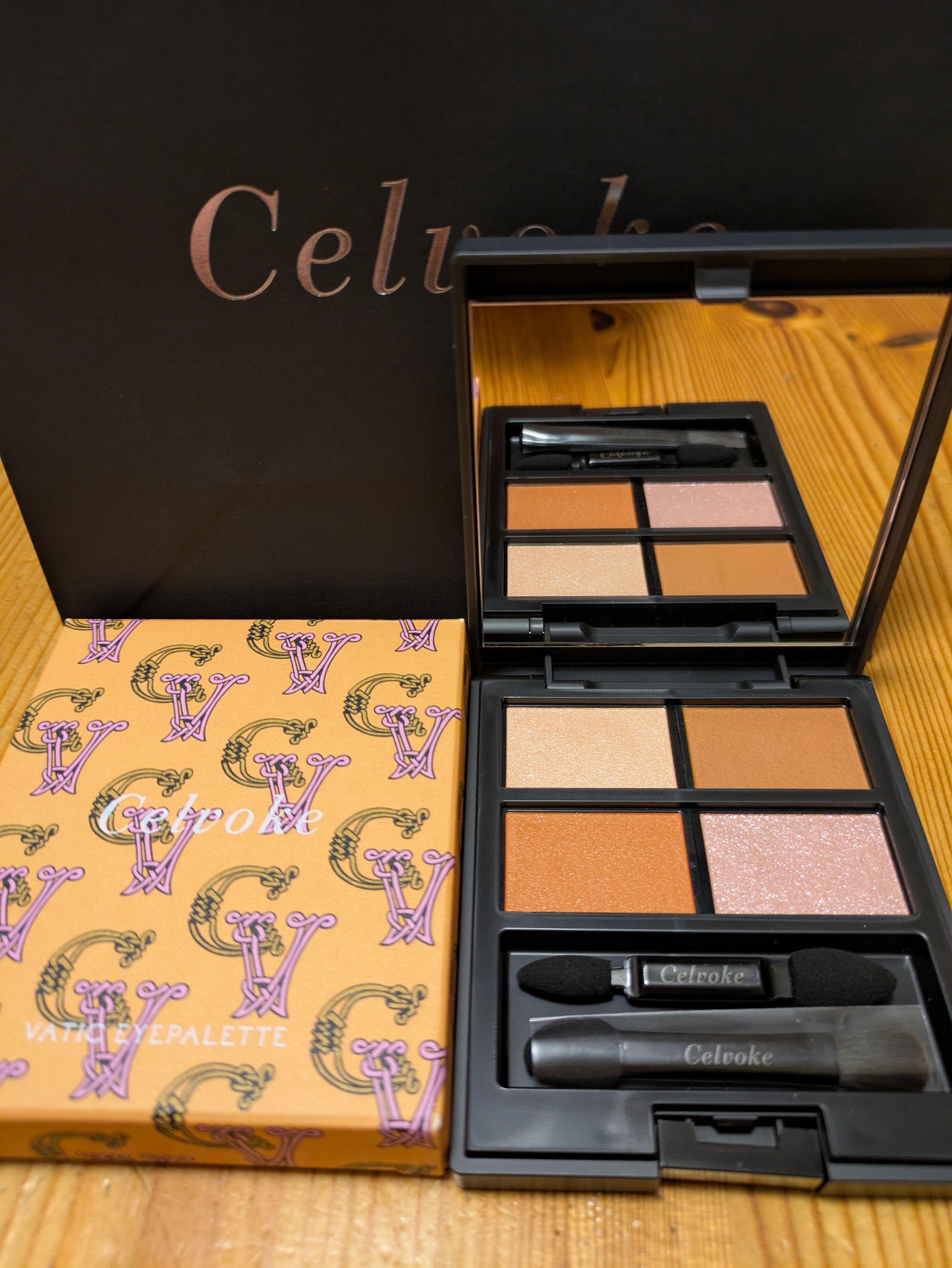 セルヴォーク ヴァティック アイパレット 12 Lively Terracotta（限定パッケージ）/Celvoke/アイシャドウパレットを使ったクチコミ（1枚目）