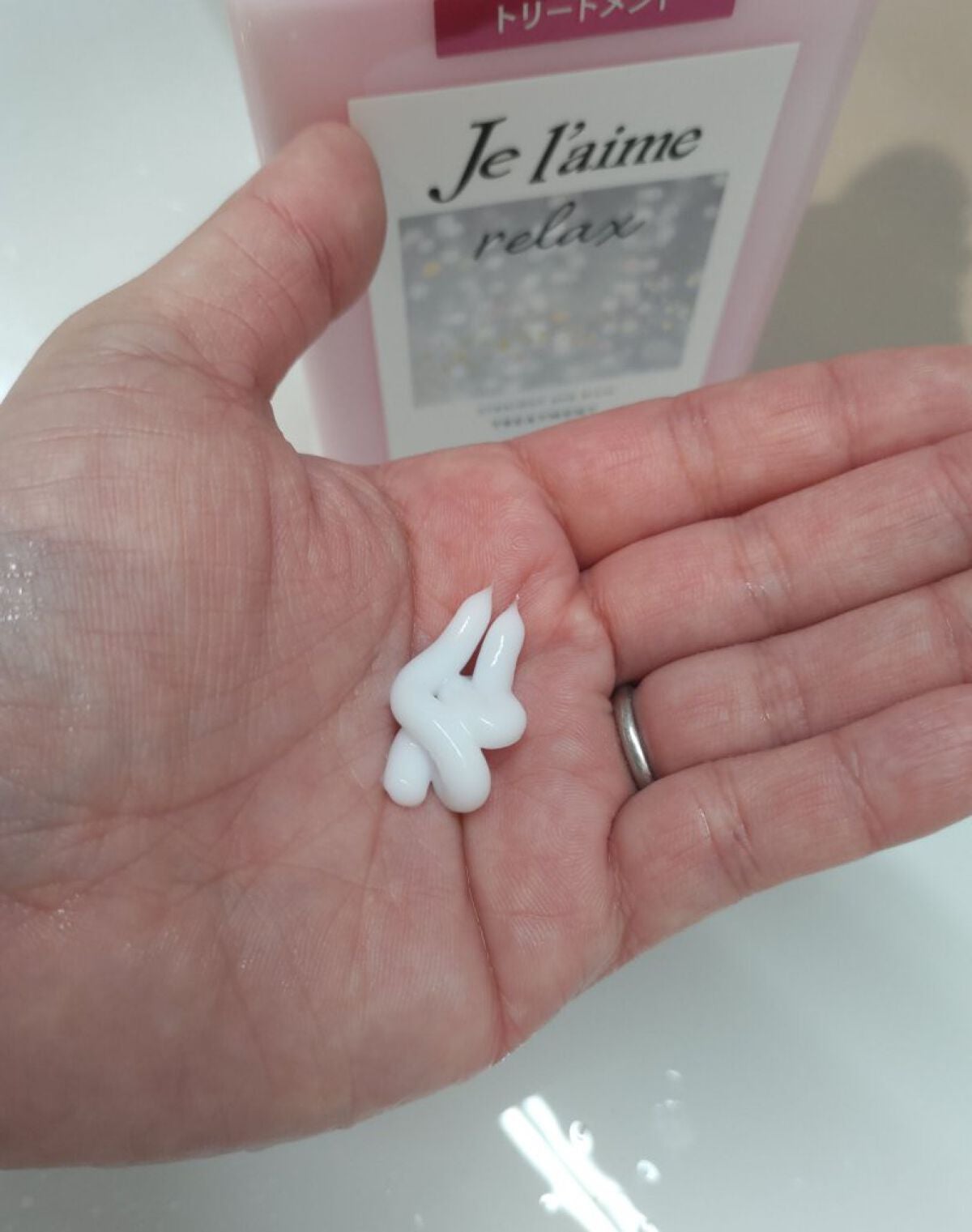 リラックス ミッドナイトリペア シャンプー/ヘアトリートメント (ストレート&リッチ)/Je l'aime/市販シャンプーを使ったクチコミ(4枚目)