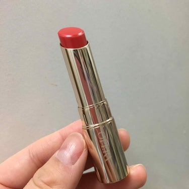 オペラ リップティント
レッド💄

発色が本当に好き！！
コーラルピンクも持ってるのだけど
私はしっかり発色派なので
普段はレッド
すこしフォーマルならコーラルピンクかなぁ
って感じです♡

またコーラ