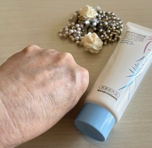 美白乃美人ピーリングジェル/ブレーンコスモス/ピーリングを使ったクチコミ(4枚目)