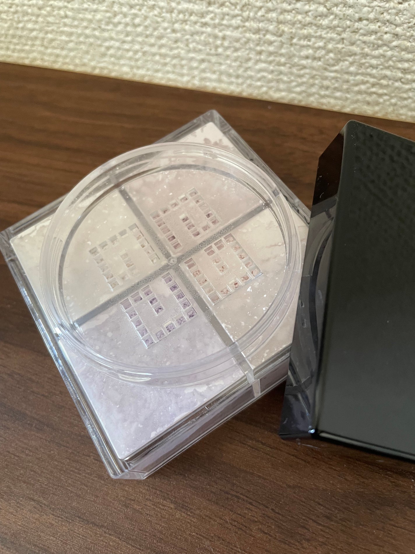 プリズム・リーブル/GIVENCHY/ルースパウダーを使ったクチコミ(2枚目)