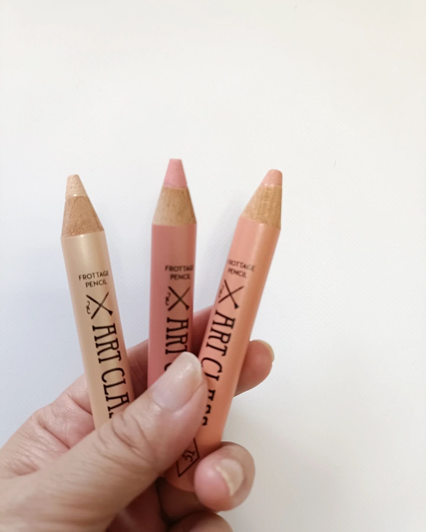 アートクラス フロッタージュペンシル/too cool for school/スティックアイシャドウを使ったクチコミ（2枚目）