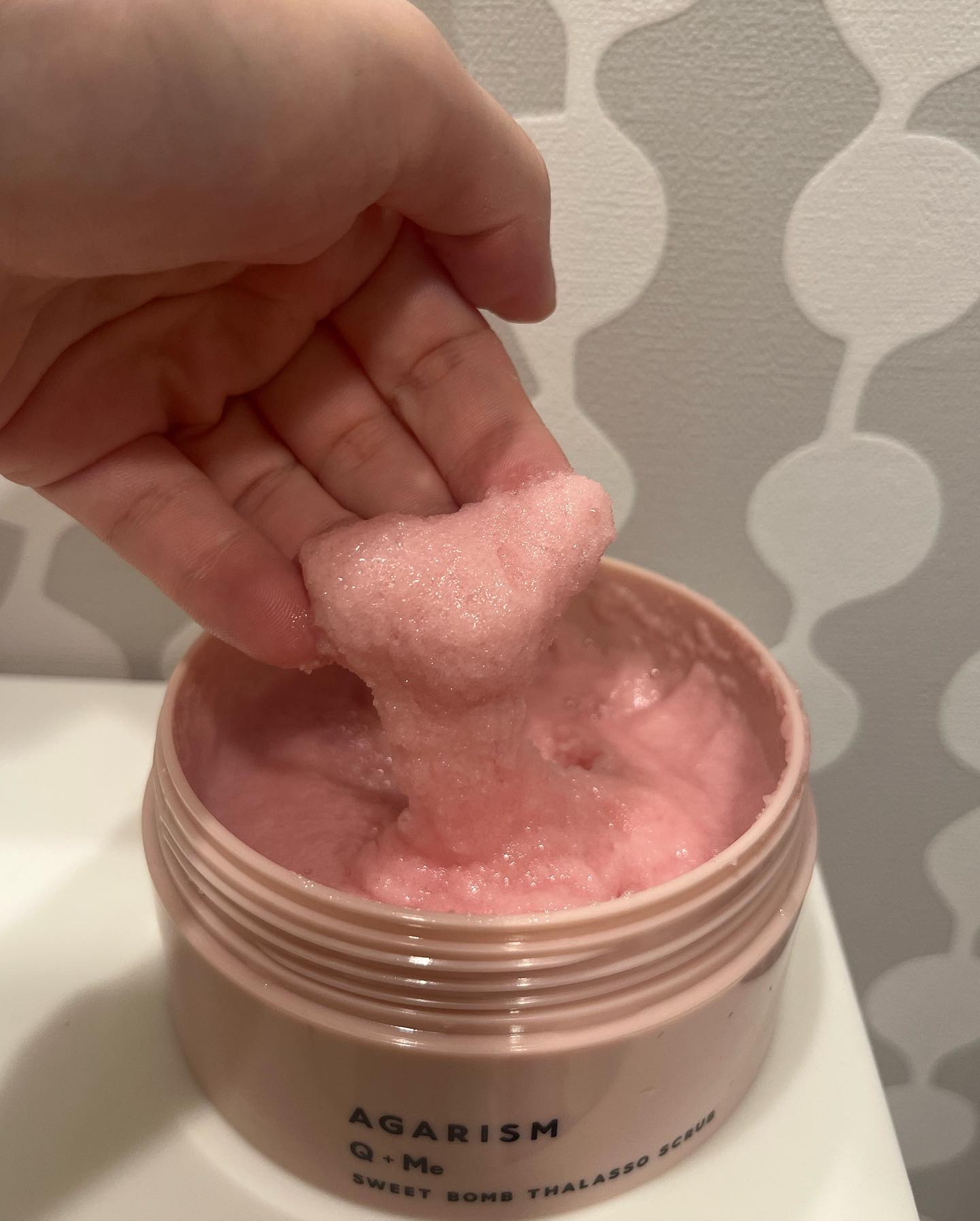 Q+Me スウィート ボム タラソ スクラブ/AGARISM/バストケア・ヒップケアを使ったクチコミ（2枚目）