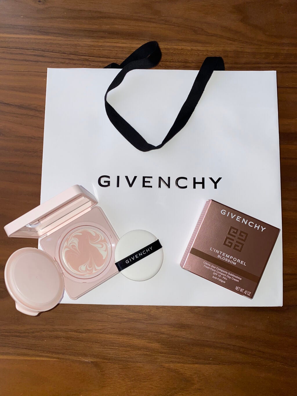 ランタンポレル ブロッサム クリーム コンパクト/GIVENCHY/化粧下地を使ったクチコミ(1枚目)