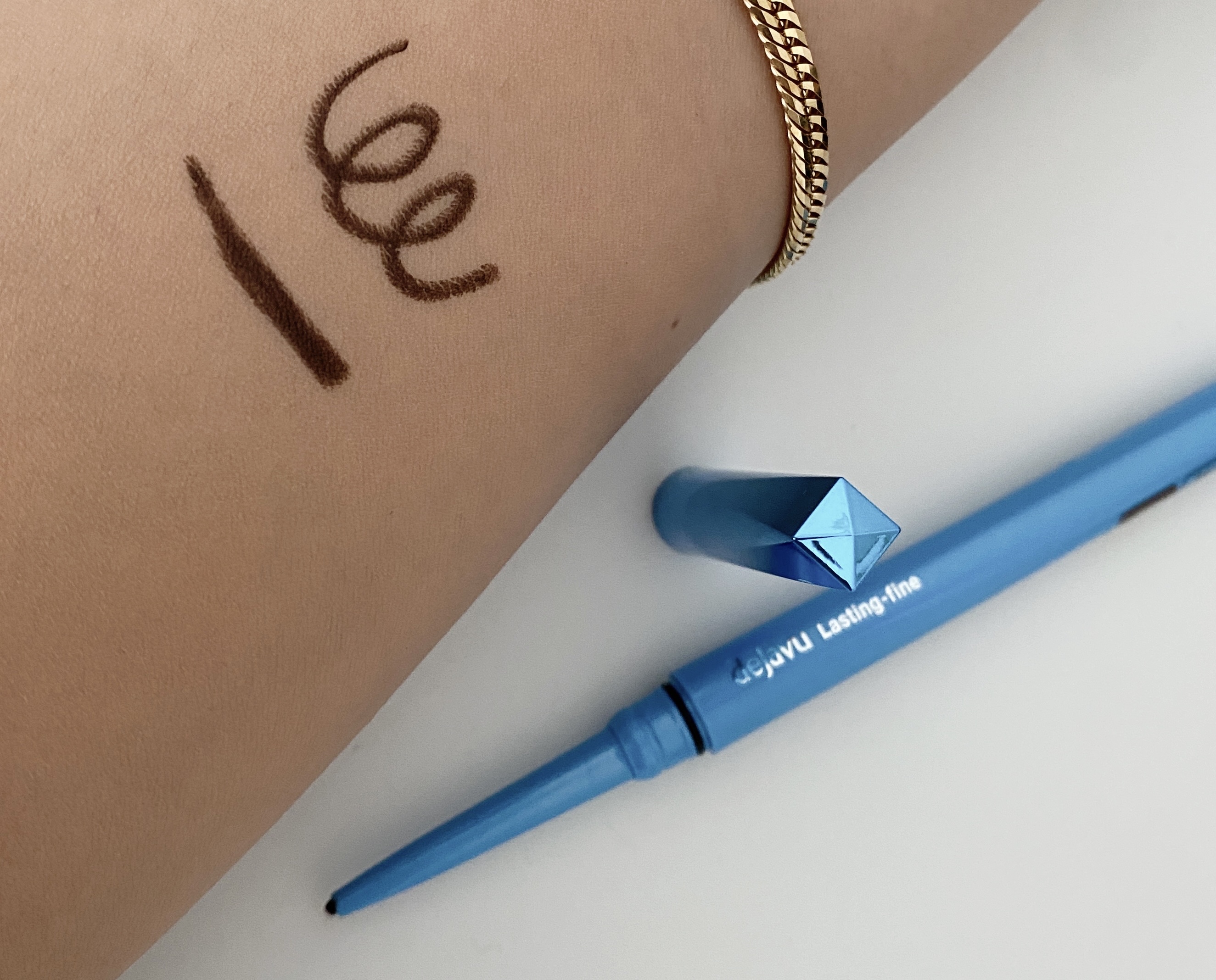 「密着アイライナー」極細クリームペンシル/デジャヴュ/ペンシルアイライナーを使ったクチコミ（3枚目）