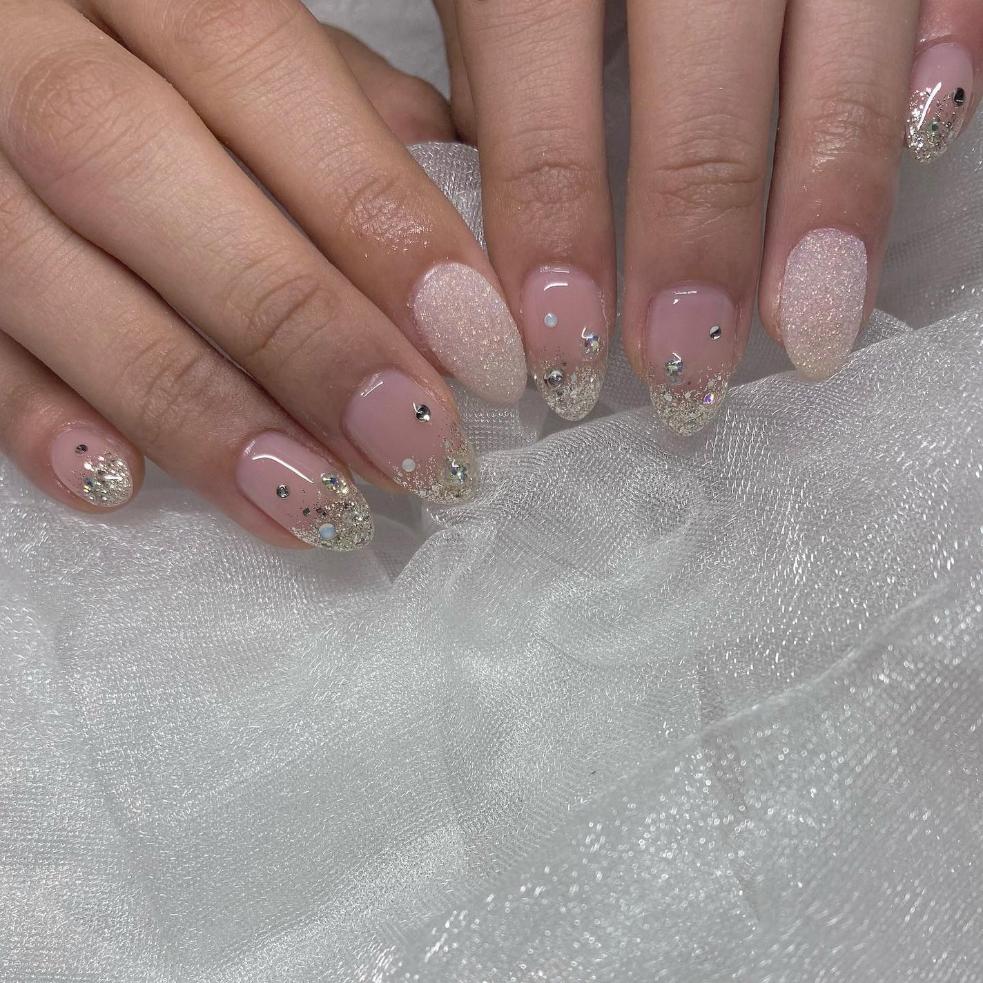 kanna on LIPS 「・・・こちらも成人式ネイル😆👘👗💕シアーピンクににキラキラのせ..」(1枚目)